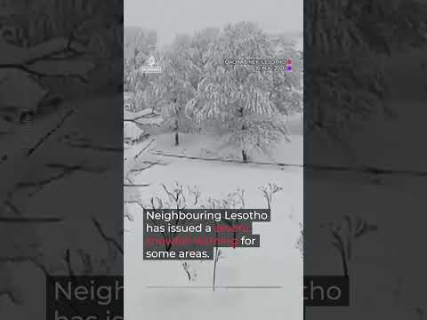 Late snow blankets parts of southern Africa as winter nears its end | AJ #shorts