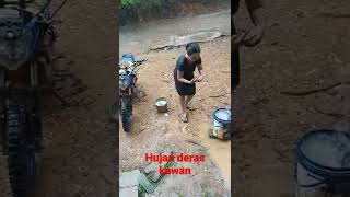 Download lagu CUCI MOTOR SUAMI SAAT HUJAN DERAS mp3 Download lagu CUCI MOTOR SUAMI SAAT HUJAN DERAS mp3