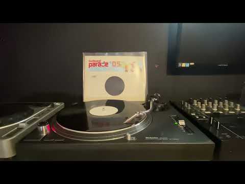 Náksi Vs Brunner feat. Mirtill - Mindenki!