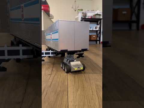 Deploying reinforcements! Optimus prime #transformers #robot #optimusprime #shorts #collector