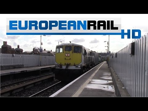 Iarnród Éireann Irish Rail 071 loco 075 + IWT Liner passes Drumcondra Station