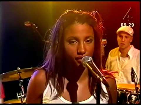 Runnin' Out Of Gaz - Pauline Live Nyhetsmorgon