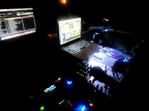 ICEBOX INTL DJ 3D LIVE @ B HIVE CLUB IN BK  NEW YORK MARCH 23, 2011