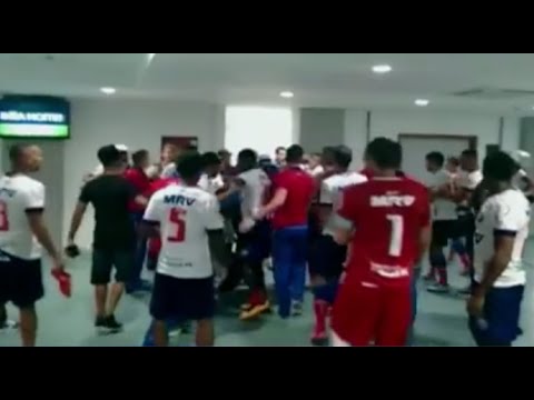 Briga e Porrada  no Jogo - Bahia 0 x 1 Santa Cruz - Copa do Nordeste - 17/04/2016