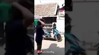 Download lagu PENJUAL KUE ODADING CAKUE  KASAR AUTO NGAKAK🤣🤣 mp3