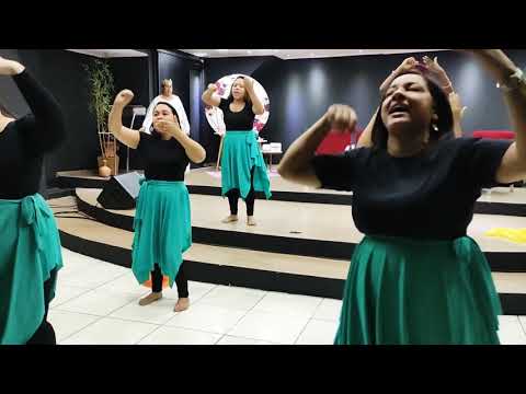 Olha o que aconteceu nessa apresentação! É de arrepiar. Coreografia "O Escritor" Grupo Yeshua - Fim