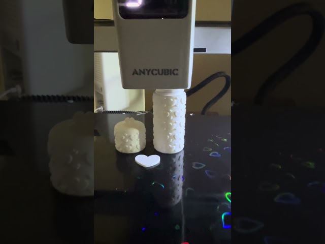 Vídeo relacionado con Llavero con diseño de perro salchicha punteado, de piel sintética, bonito llavero impreso de doble cara para bolso, mochila, bolso, colgante