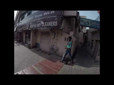 Saindo do Hotel Saniya Palace, Agra, Índia. Verão de 2019.
