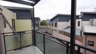 preview picture of video 'Subiaco Accommodation Scarborough Townhouse 3BR/2.5BA by Property Management Subiaco'