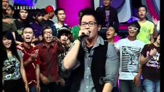 Kerispatih - Tetap Mengerti,performed di Dahsyat (17/04)(Courtesy RCTI)