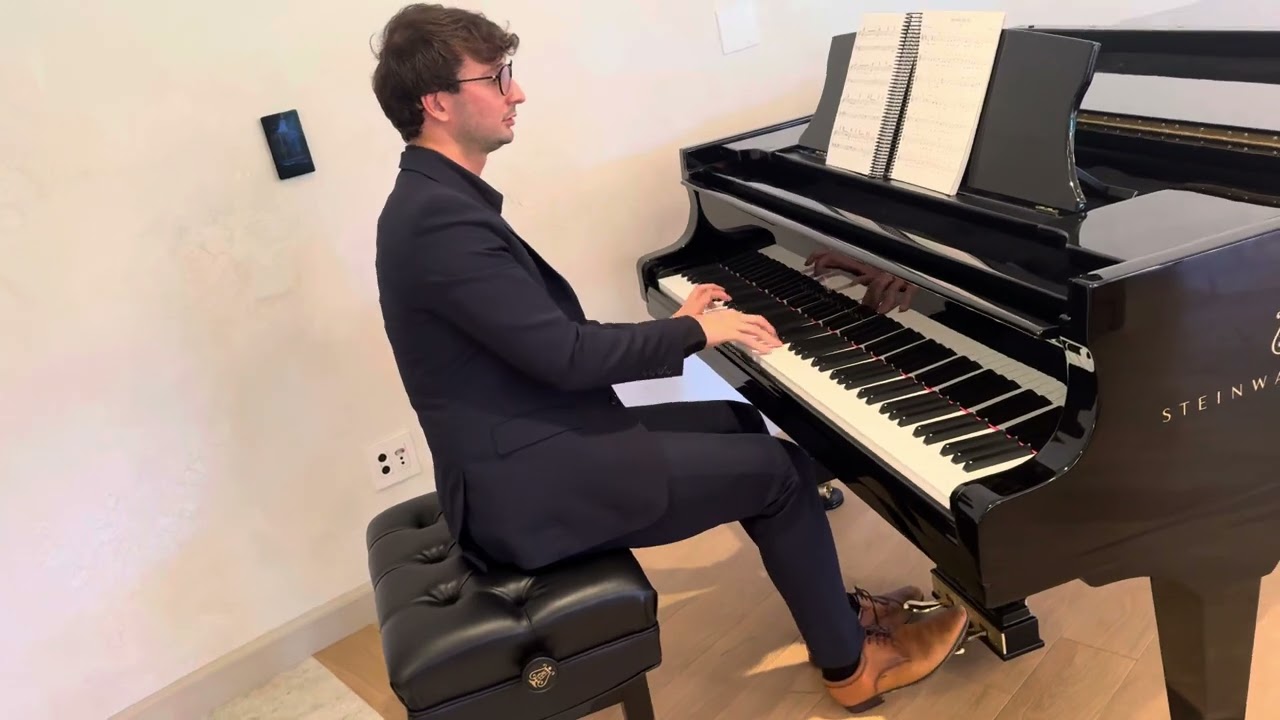 Promotional video thumbnail 2 for Piano by Richard