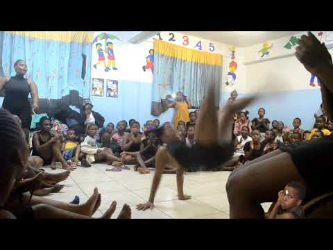 Best Zulu dance by Intombi pt2
