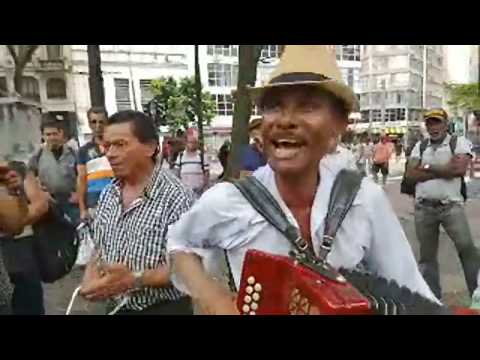 Carrapicho dos 8 Baixos - 2018-12-29 - Na Praça da Sé (live) 4