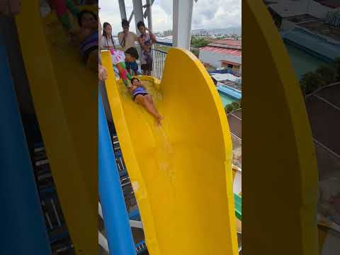 FUN AND SLIDE‼️😂🤣 #shorts #waterpark