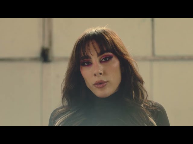 Video zu 'Resta Con Me' ansehen