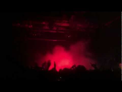 Crystal Castles - multiple-song MASHUP/REMIXING (LIVE)