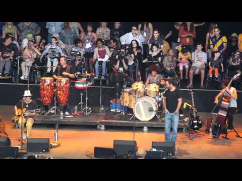 Carlos Santana Feat. Dave Matthews [Love of my Life] @ Bridge School Benefit 2011