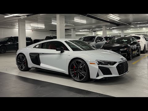 Audi R8 V10 Performance - Walkaround + Revs in 4k