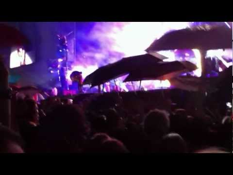 RIHANNA - Umbrella #Wireless2012.