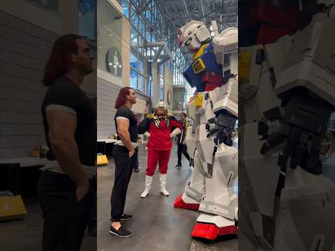 Yujiro Hanma vs Mobil Suit Gundam @ExtremeCostumes #yujirohanma #gundam