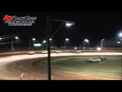 Modified Production - Heat 15 - Maryborough Speedway - 31.12.11