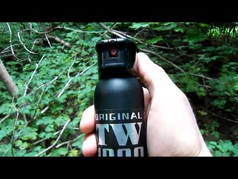 ukázka charakteru výstřiku pepřového spreje TW1000