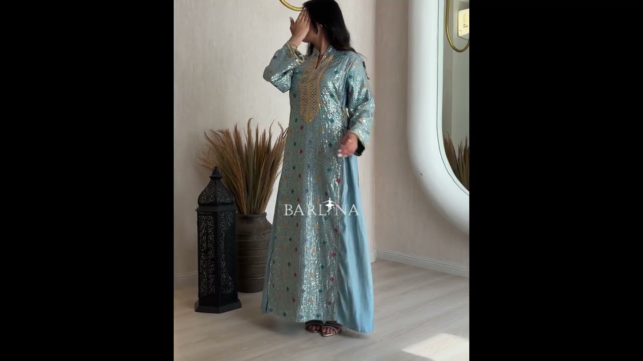 جلابية بنقوش صغيرة ملونة برباط جانبي - اوف وايت - S