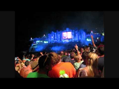 Tomorrowland 2012 : Avicii playing 'My Feelings For You' and 'Hell Bells' [+ fireworks]