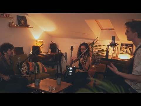 Zimizelen - Sadness As A Gift [Adrianne Lenker cover] (living room session)
