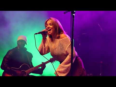 'FESTIVAL TIME'  Bruno mars locked out of heaven - Allie Sherlock cover