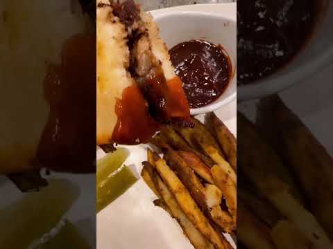 VEGAN PULLED “BEEF” SANDWICH 🌱: MADE WITH HIBISCUS FLOWERS & HOMEMADE ARTISAN BREAD!