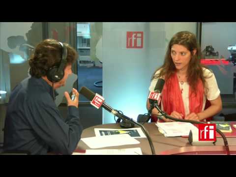 La traductora Julia Azaretto con Jordi Batalle en El invitado de RFI para contárnoslo.