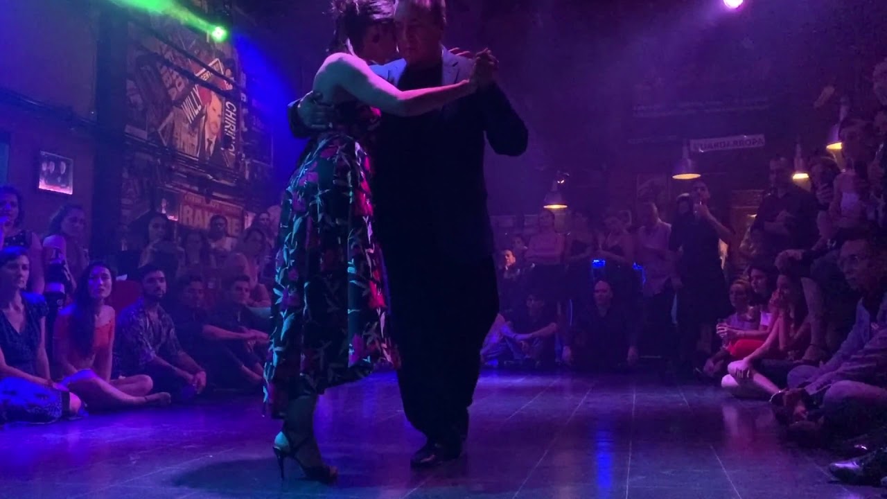 Video thumbnail for Moira Castellano y Chicho Frúmboli - Aníbal Troilo & Astor Piazzolla-El Motivo