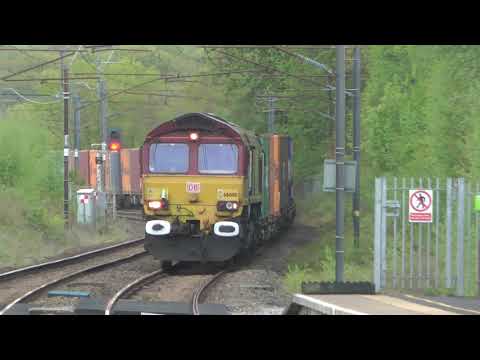 Railway videos'66080'nb Seaforth Mossend containers Euxton Balshaw La 12'5'21
