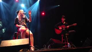 Rita Ora - Shine Ya Light (live acoustic performance)