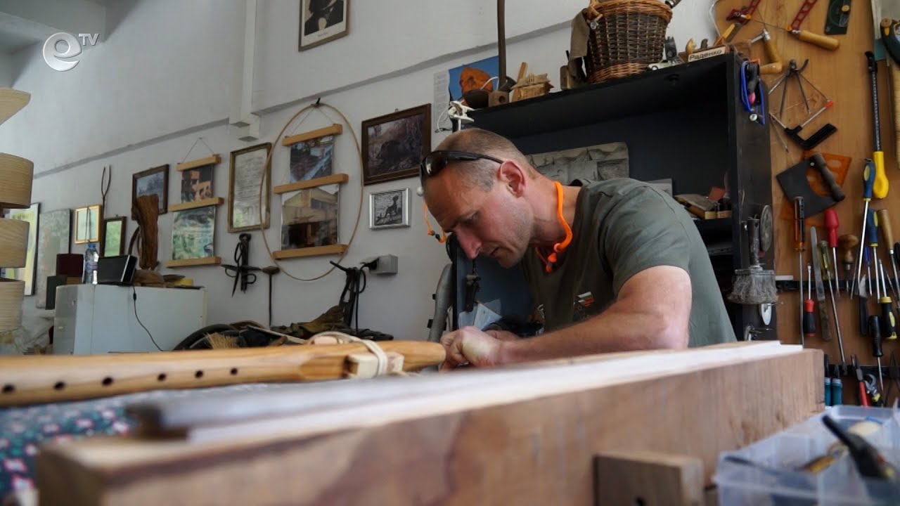 Едната птичка, която прави пролет на село