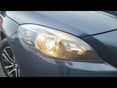 Volvo V40 D2 MOMENTUM ED 5DR - Image 2