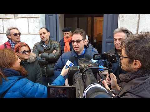 2017/12/07 Cittadini Falconara dal Prefetto: intervista - Parte 1