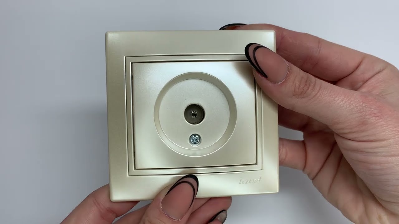 Розетка ТВ краевая MIRA жемчужно-белый перламутр со вставкой 701-3030-130