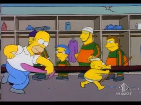 I Simpson ITA - Homer schiaffeggia Uter con l'asciugamano