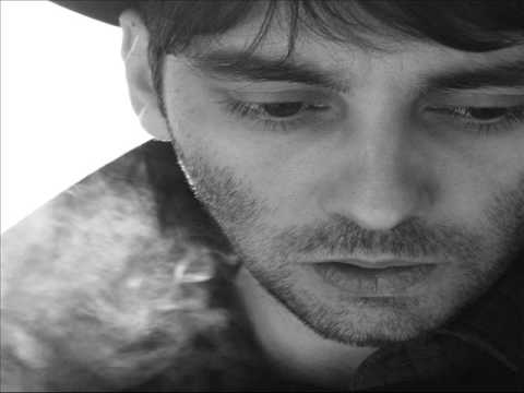 Damien Saez (17 août 2001 - Katagena) 06 - La Chute