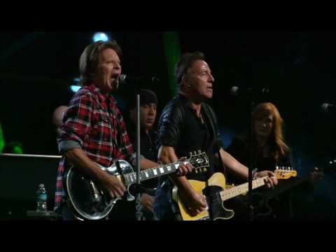 Bruce Springsteen w. John Fogerty - Fortunate Son - Madison Square Garden, NYC - 2009/10/29&30