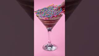 טופרים של קשת בענן שהם מתוקים וניתנים 🌈🍫🥂 לשביר