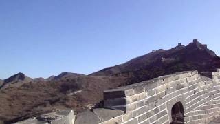 Video : China : The view high above the valley, SiMaTai Great Wall