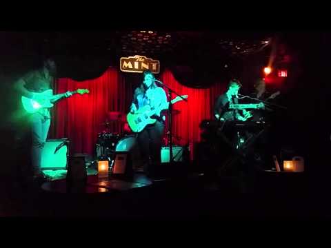 download lagu mp3 mp4 Emily Wolfe Lion Heart, download lagu Emily Wolfe Lion Heart gratis, unduh video klip Emily Wolfe Lion Heart