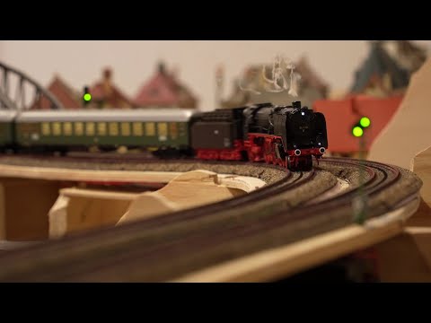 Marco's Model Railway Part 31 – Free mobile speed controller, loot from the model railway exchang...