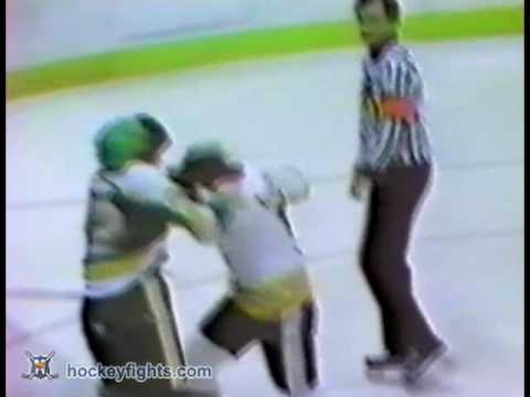 Gary Sargent vs Bobby Schmautz