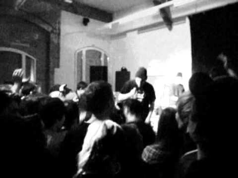 holger burner & slowy mosen-sifu live in hamburg im centro soziale 2011