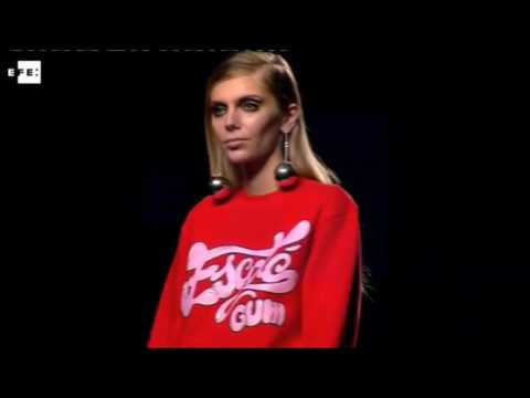 DESFILE MODA MARIA ESCOTE