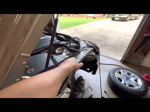 Mercedes Benz E320 03 right fender removal